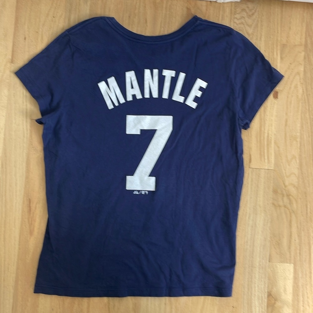 Majestic MLB Women's NY Yankees Mantle Shirt